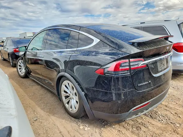 5YJXCBE20HF049336 2017 TESLA MODEL X - Image 2