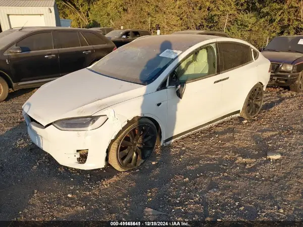 5YJXCBE20HF050017 2017 TESLA MODEL X - Image 2