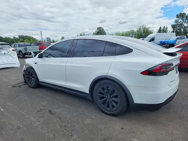 5YJXCBE20HF055203 2017 TESLA MODEL X - Image 2