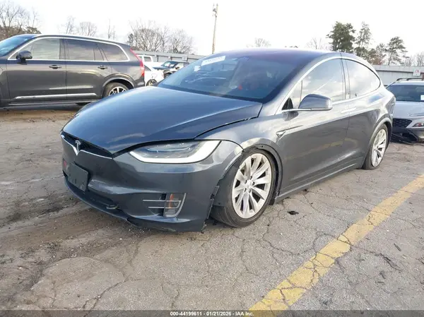 5YJXCBE20HF063821 2017 TESLA MODEL X - Image 2