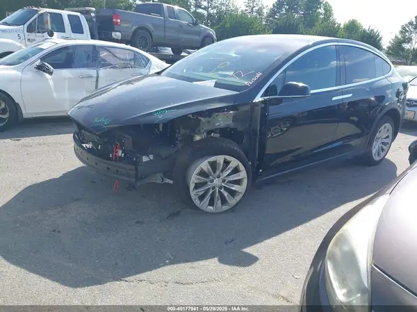 5YJXCBE20HF069960 2017 TESLA MODEL X - Image 2