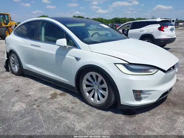 5YJXCBE20HF070252 2017 TESLA MODEL X - Image 1