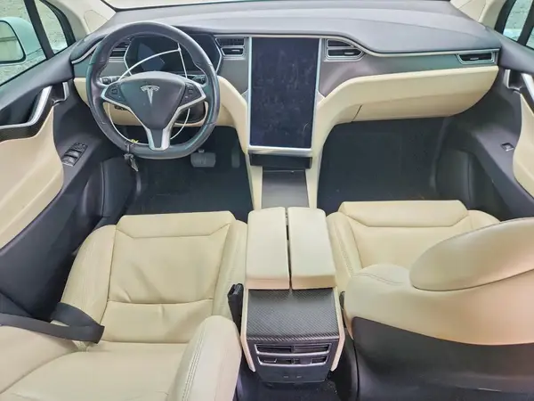 5YJXCBE20HF077010 2017 TESLA MODEL X - Image 8