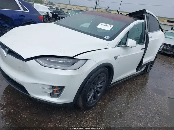 5YJXCBE20HF077069 2017 TESLA MODEL X - Image 2