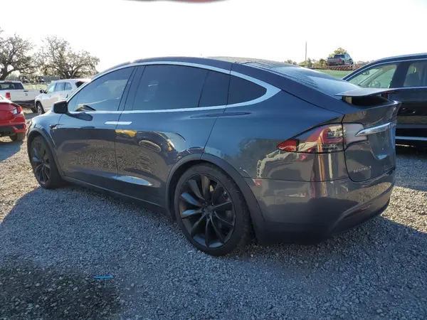 5YJXCBE20HF077816 2017 TESLA MODEL X - Image 2