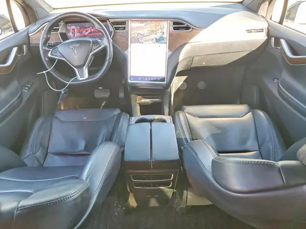 5YJXCBE20HF079243 2017 TESLA MODEL X - Image 8