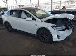 5YJXCBE20JF090796 2018 TESLA MODEL X