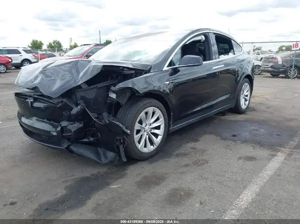 5YJXCBE20JF091575 2018 TESLA MODEL X - Image 2