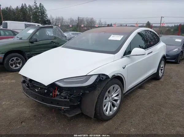 5YJXCBE20JF100033 2018 TESLA MODEL X - Image 2
