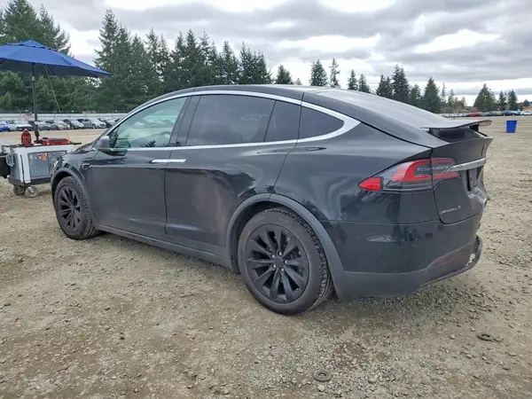 5YJXCBE20JF100923 2018 TESLA MODEL X - Image 2