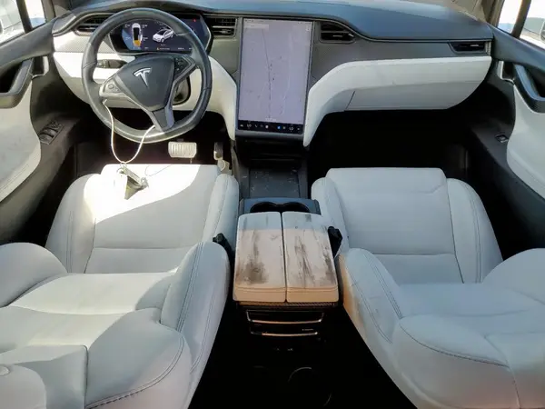 5YJXCBE20JF103675 2018 TESLA MODEL X - Image 8