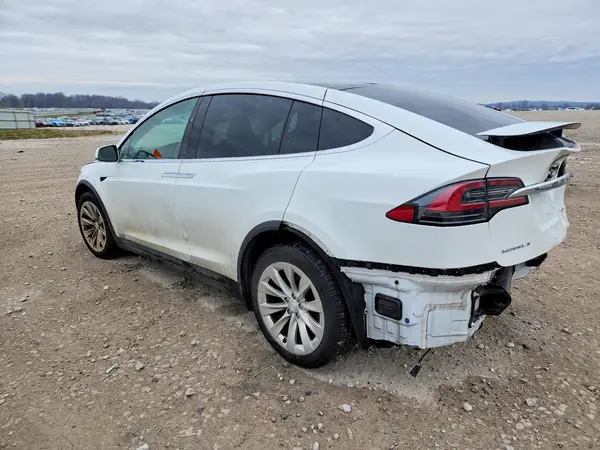 5YJXCBE20JF117561 2018 TESLA MODEL X - Image 2
