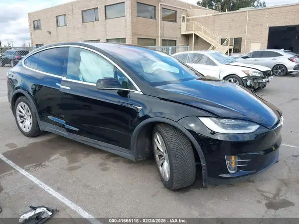 5YJXCBE20JF118788 2018 TESLA MODEL X - Image 1