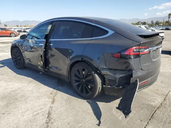5YJXCBE20JF119004 2018 TESLA MODEL X - Image 2