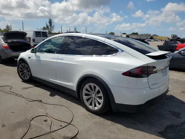 5YJXCBE20JF120878 2018 TESLA MODEL X - Image 2