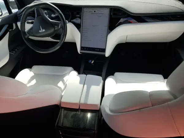 5YJXCBE20JF120878 2018 TESLA MODEL X - Image 8