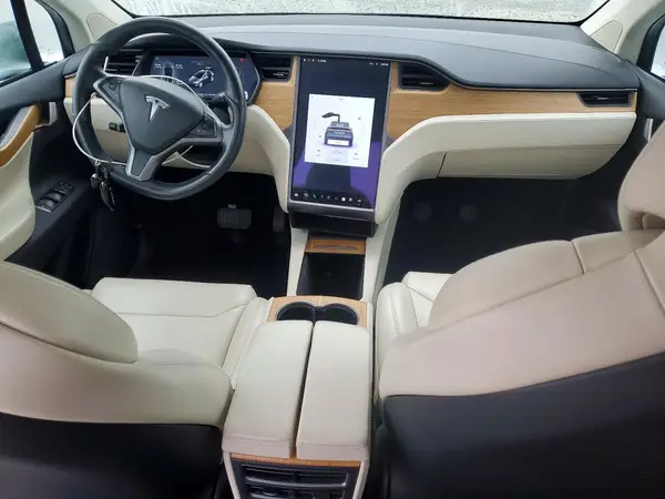 5YJXCBE20JF127748 2018 TESLA MODEL X - Image 8