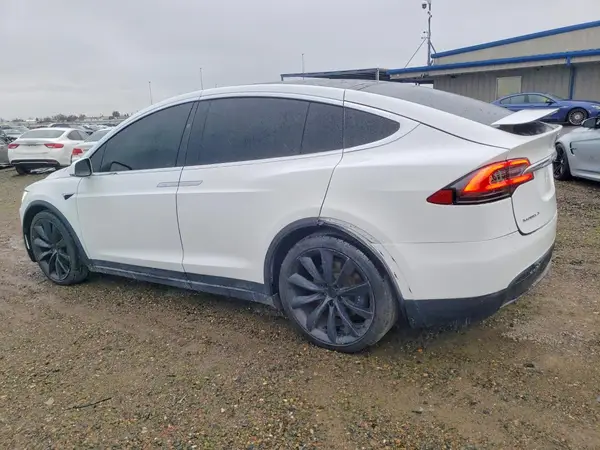 5YJXCBE20JF129810 2018 TESLA MODEL X - Image 2