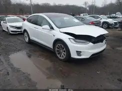 5YJXCBE20JF132559 2018 TESLA MODEL X