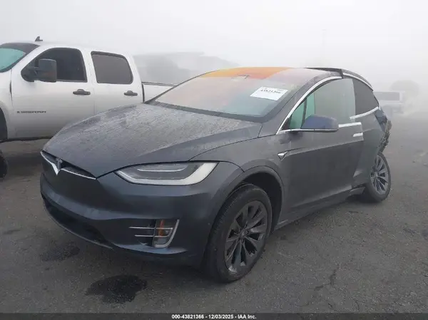 5YJXCBE20JF136434 2018 TESLA MODEL X - Image 2