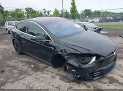 5YJXCBE20JF137955 2018 TESLA MODEL X