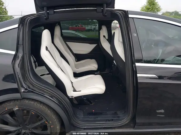5YJXCBE20JF137955 2018 TESLA MODEL X - Image 8