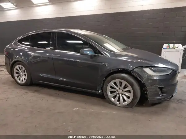5YJXCBE20JF138216 2018 TESLA MODEL X - Image 1