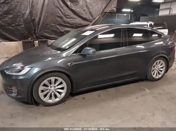 5YJXCBE20JF138216 2018 TESLA MODEL X - Image 2