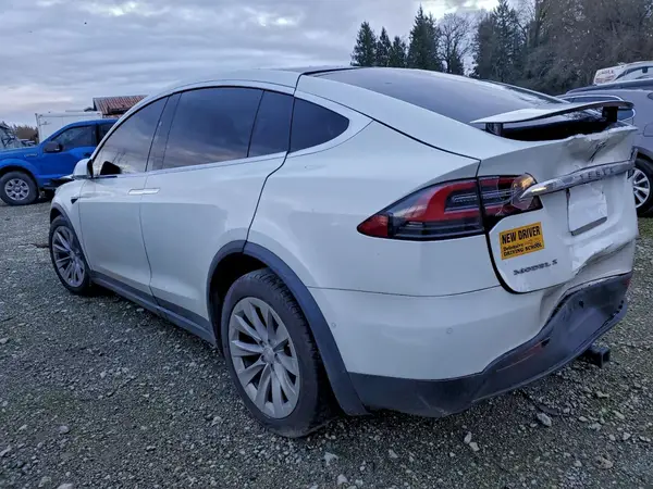 5YJXCBE20JX115549 2018 TESLA MODEL X - Image 2