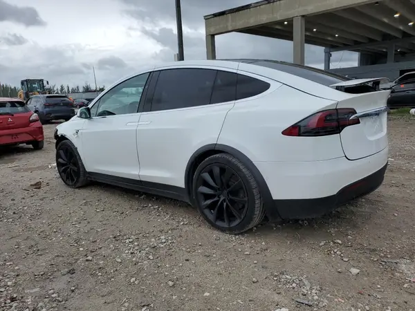5YJXCBE20KF151503 2019 TESLA MODEL X - Image 2