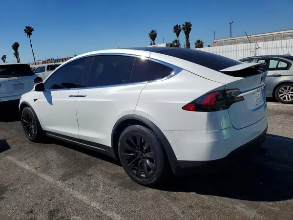 5YJXCBE20LF231403 2020 TESLA MODEL X - Image 2