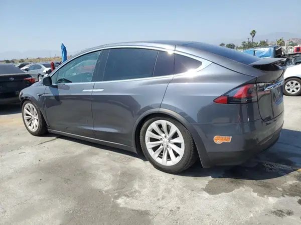 5YJXCBE20LF235015 2020 TESLA MODEL X - Image 2
