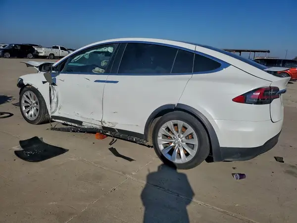 5YJXCBE20LF304723 2020 TESLA MODEL X - Image 2
