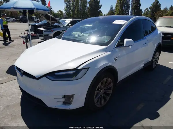 5YJXCBE21GF002119 2016 TESLA MODEL X - Image 2