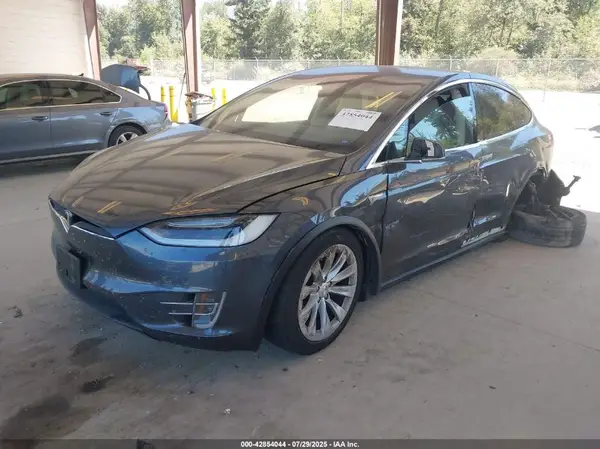5YJXCBE21GF003545 2016 TESLA MODEL X - Image 2