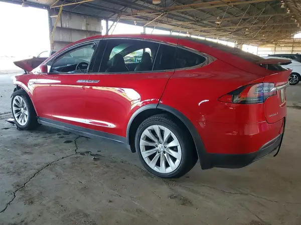 5YJXCBE21GF005585 2016 TESLA MODEL X - Image 2