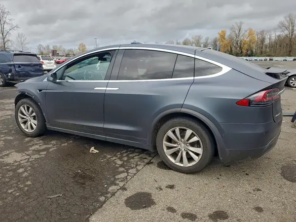 5YJXCBE21GF011967 2016 TESLA MODEL X - Image 2