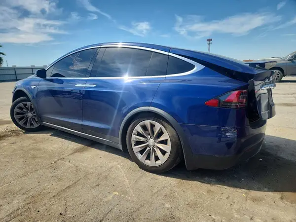 5YJXCBE21GF017011 2016 TESLA MODEL X - Image 2