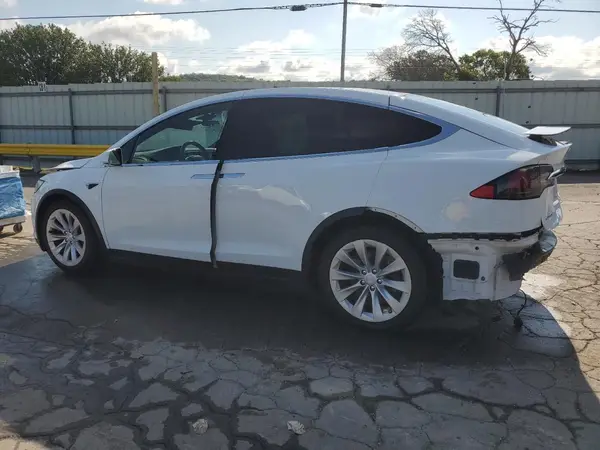 5YJXCBE21GF019275 2016 TESLA MODEL X - Image 2