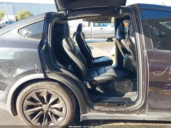 5YJXCBE21GF023651 2016 TESLA MODEL X - Image 8