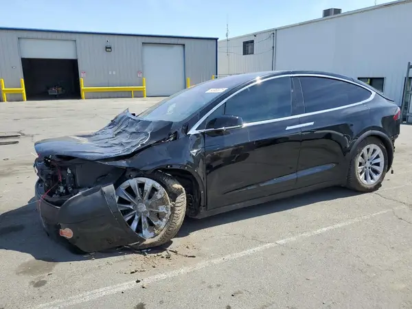 5YJXCBE21GF028784 2016 TESLA MODEL X - Image 1