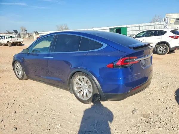 5YJXCBE21GF031104 2016 TESLA MODEL X - Image 2