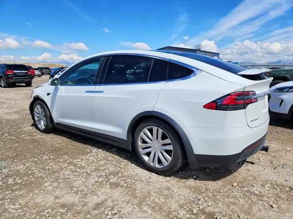 5YJXCBE21HF029550 2017 TESLA MODEL X - Image 2