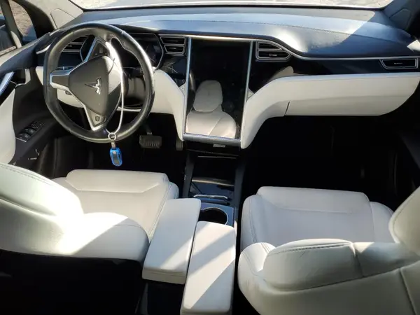 5YJXCBE21HF036000 2017 TESLA MODEL X - Image 8