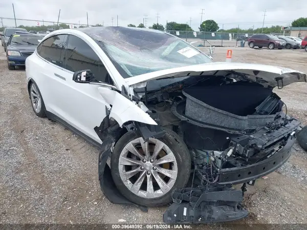 5YJXCBE21HF037843 2017 TESLA MODEL X