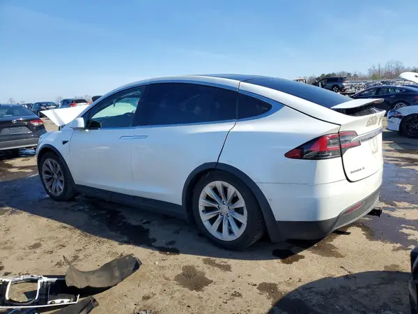 5YJXCBE21HF037888 2017 TESLA MODEL X - Image 2