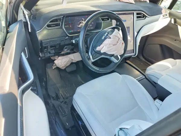 5YJXCBE21HF037888 2017 TESLA MODEL X - Image 8