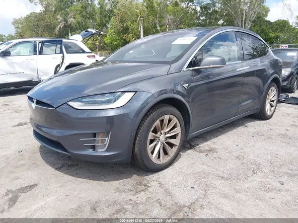 5YJXCBE21HF039270 2017 TESLA MODEL X - Image 2