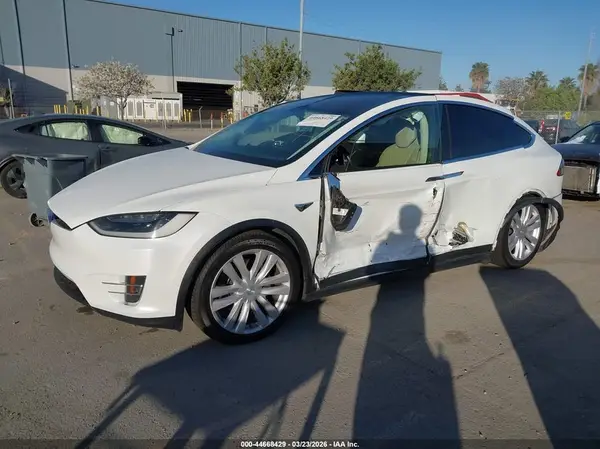 5YJXCBE21HF041665 2017 TESLA MODEL X - Image 2