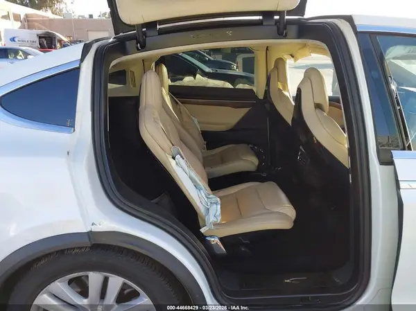 5YJXCBE21HF041665 2017 TESLA MODEL X - Image 8
